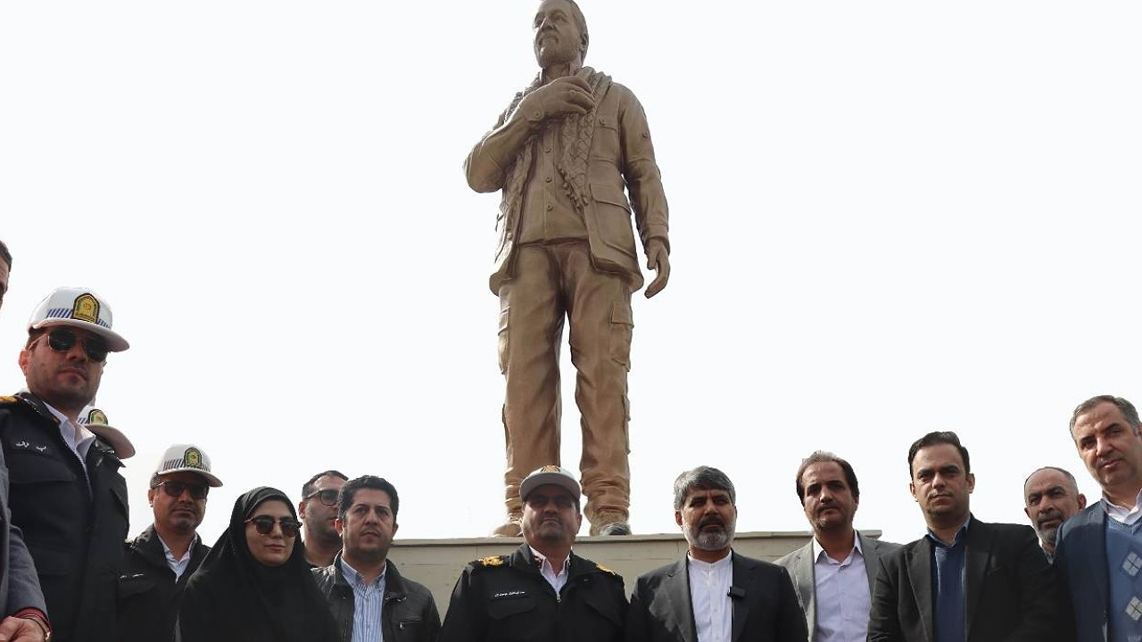 تندیس سردار دل‌ها در منطقه ۴ رونمایی شد