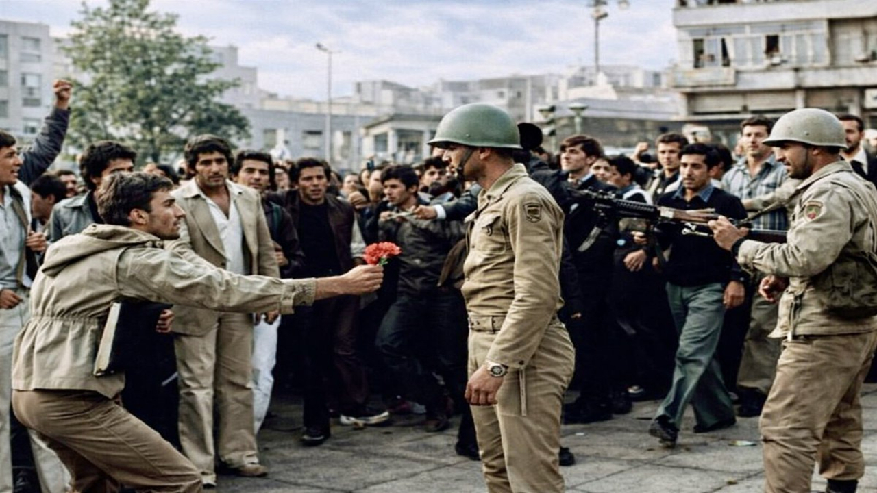 قصه زندگی عضو گارد شاهنشاهی که نخواست به مردم شلیک کند