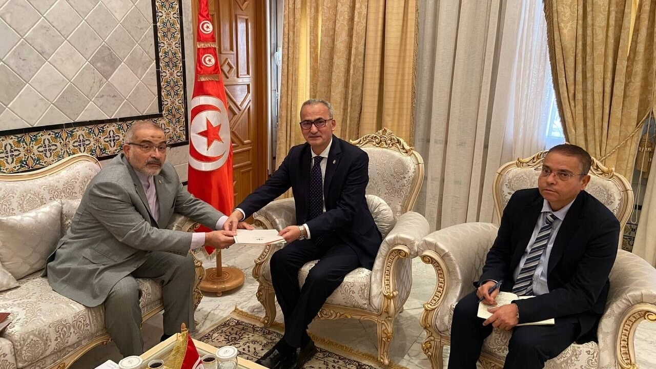 ابلاغ پیام عراقچی به وزارت امور خارجه تونس