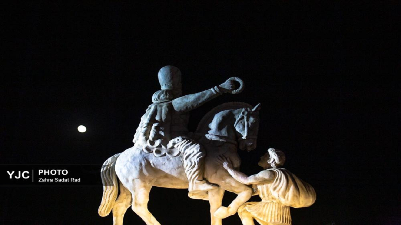 قاعده زانو زدن در مقابل ایرانیان!