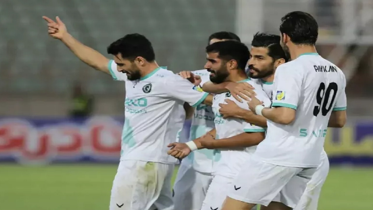 نبرد پیکان و شمس آذر برای کسب برد
