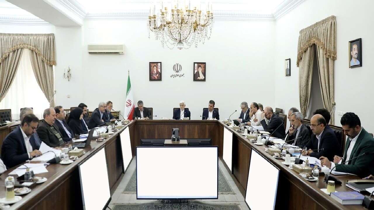 عارف: برنامه دولت جبران عقب‌ماندگی در حوزه فناوری‌های نوین است