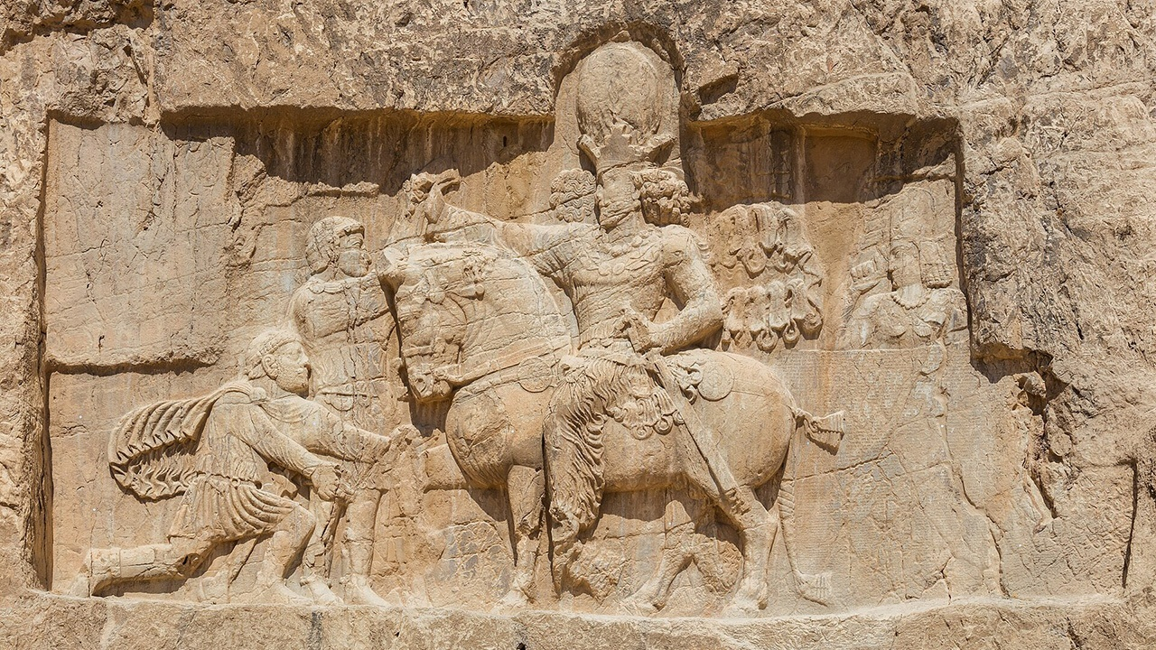 تاریخ را که بدزدند باختهایم