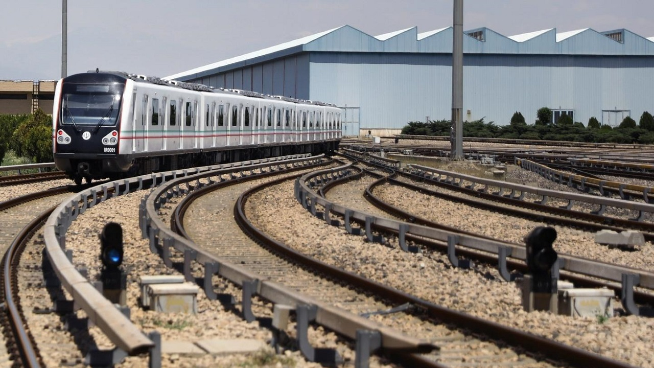 دو برابر شدن ظرفیت مسافرپذیری مترو تا سال آینده/ تولید روزانه یک واگن قابل تحقق است