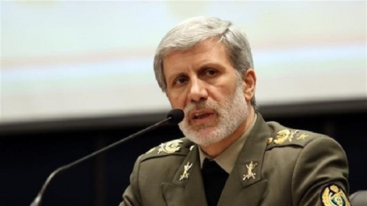 فرمانده کل ارتش: قدرت دفاعی ما از بین نمی‌رود