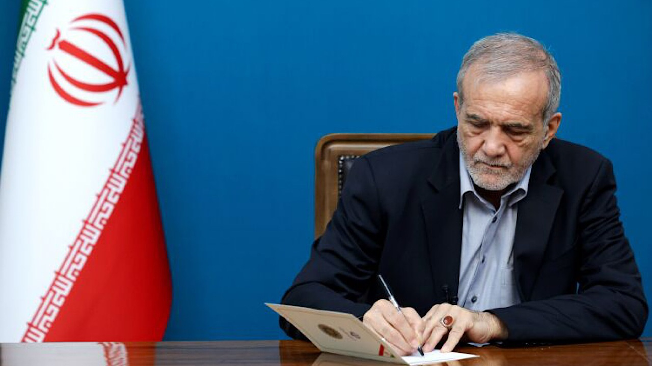 پزشکیان دبیر شورای عالی ترویج و توسعه فرهنگ ایثار و شهادت را منصوب کرد