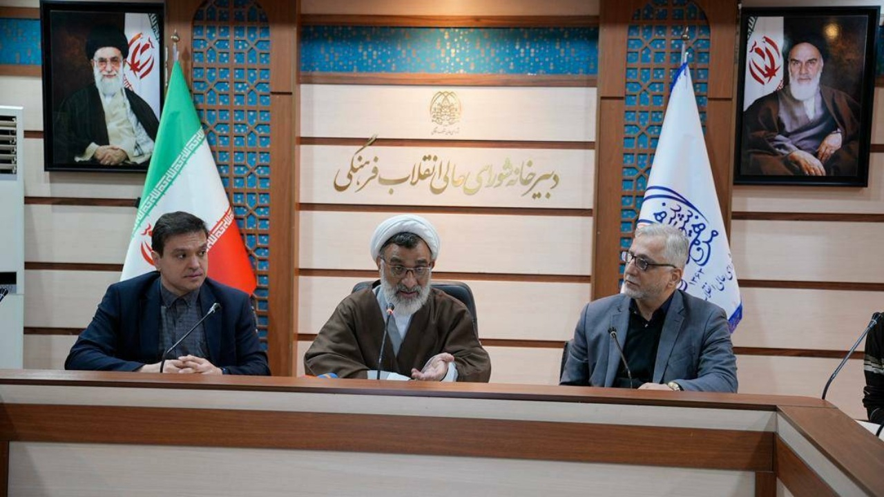 اولویت نخست حمایت از تولیدکننده صنایع بهویژه فولاد، صنعت مادر کشور است