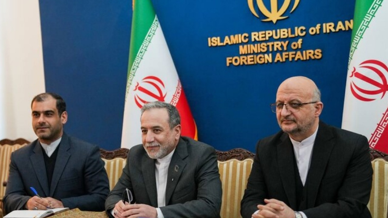 نشست وبیناری عراقچی با سفرا و رؤسای نمایندگی‌های ایران در اروپای شرقی