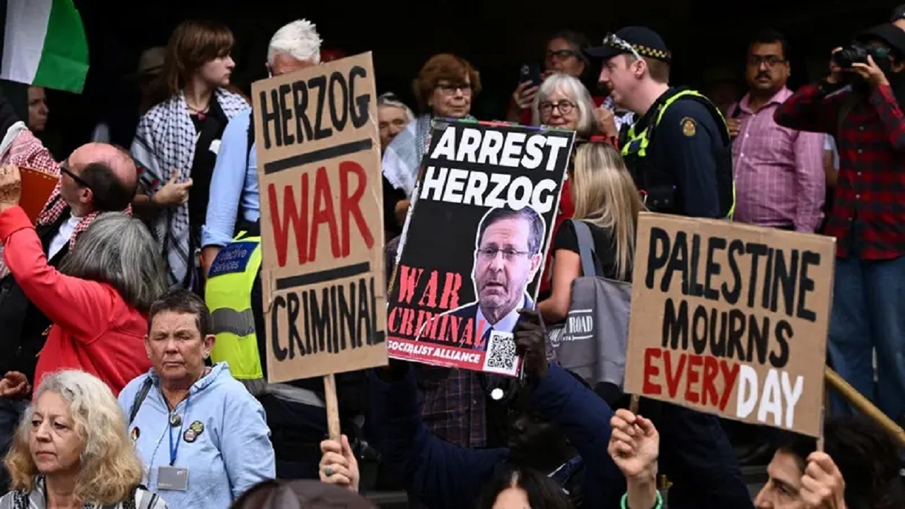 تظاهرات هزاران نفر در اعتراض به سفر هرتزوگ به استرالیا