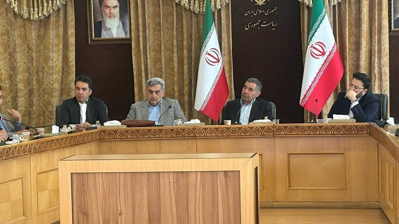 دولت چهاردهم تشکلها را بازوی اصلی حل بحرانها میداند
