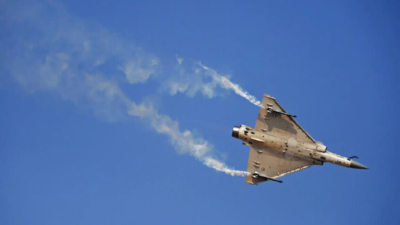 وزیر دفاع اوکراین: فرانسه آماده تحویل جنگنده‌های اضافی میراژ ۲۰۰۰ است