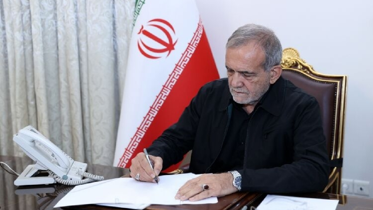 رئیس‌جمهور درگذشت مادر سردار جاویدالاثر حاج احمد متوسلیان را تسلیت گفت