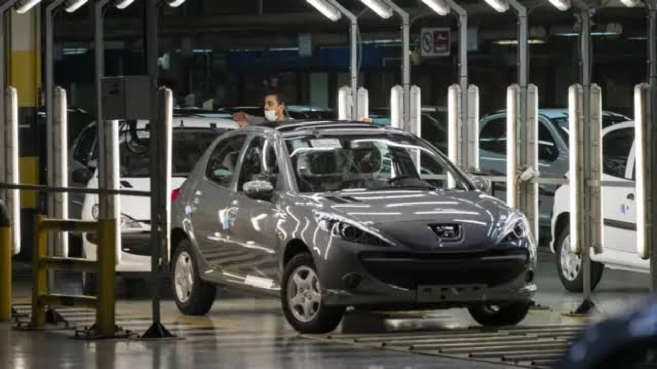 افزایش واردات خودرو حبابهای بازار را خالی میکند