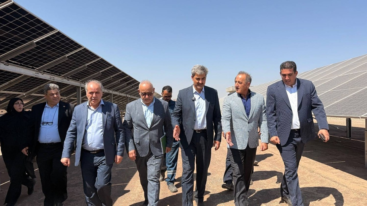 ظرفیت نیروگاههای خورشیدی استان تهران تا پایان دولت چهاردهم به ۱۰ هزار مگاوات افزایش مییابد