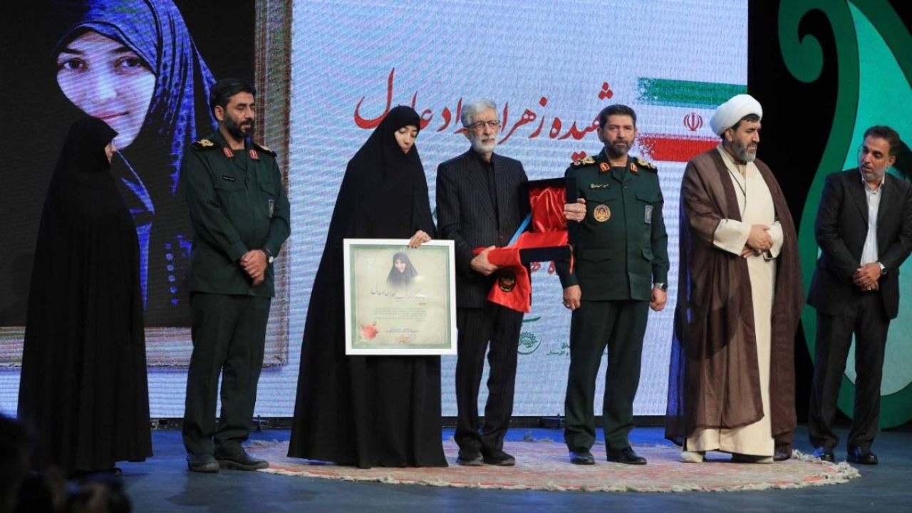 شهیدان کارمند تجلیل شدند/ حدادعادل: تکریم زن، میراث رهبر شهید است