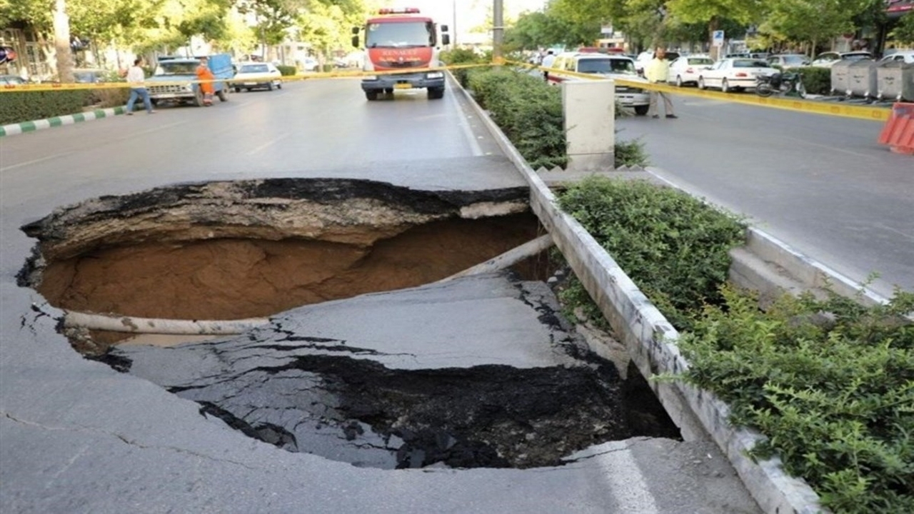 بررسی لایحه فرونشست زمین در مجلس تا پایان سال