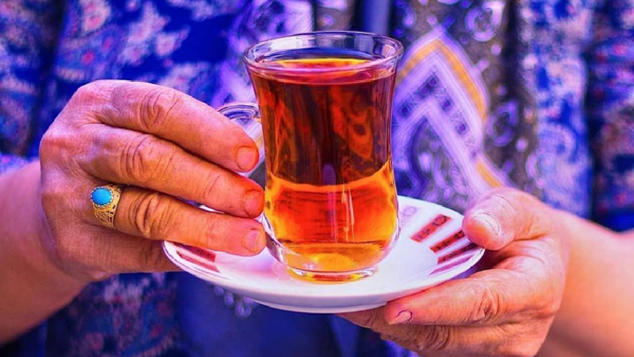 مادربزرگها و جشنِ قاشقها و قصهها