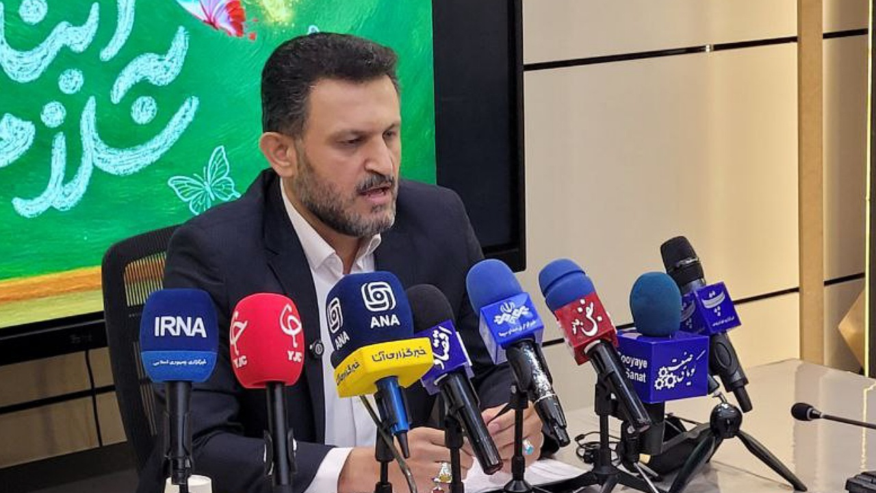 توزیع اقلام آموزشی در مدارس پایتخت توسط شهرداری تهران