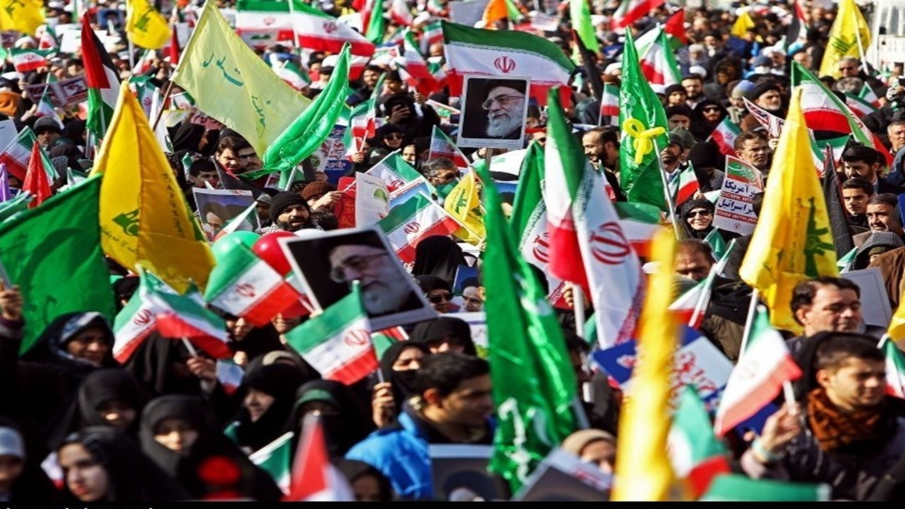 پیر و جوان پای انقلاب؛ حضور مردم سراسر کشور در ۲۲ بهمن