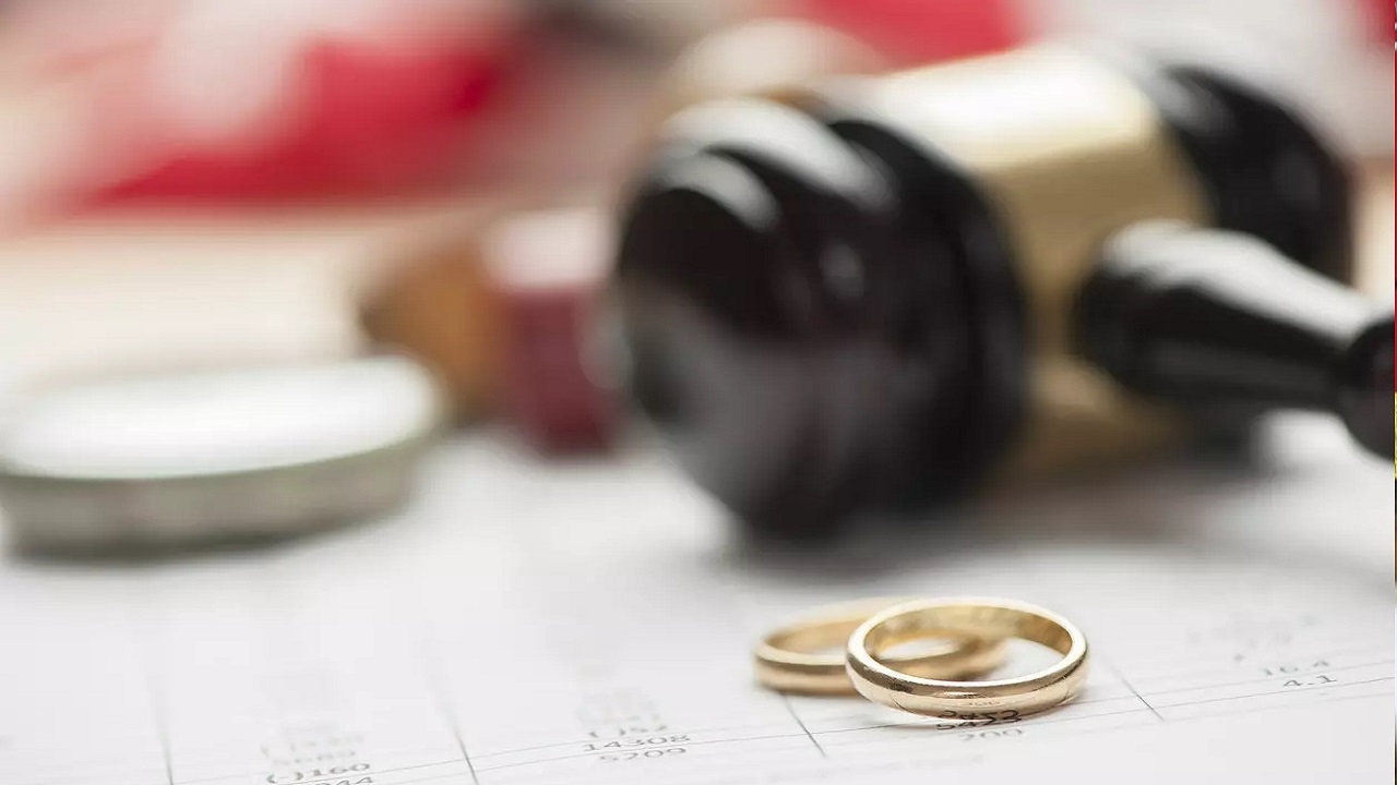 مادرشوهر خرافاتی زوج جوان را به دادگاه خانواده کشاند