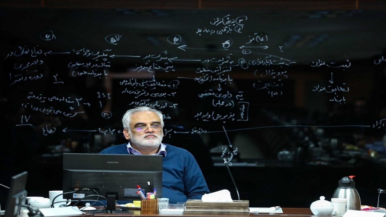 استاد نمونهای که همیشه منتظر خمپاره بود