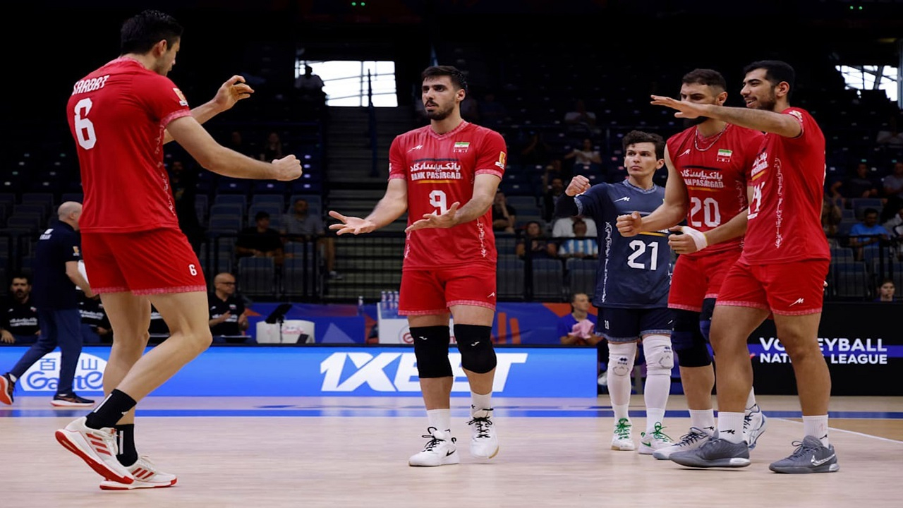 ایران - هلند/ نبرد شاگردان پیاتزا با لالههای نارنجی