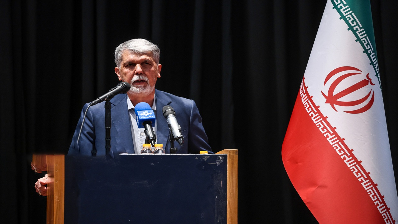 وزیر فرهنگ: خبرنگاری در کشور معیشت ناامنی دارد