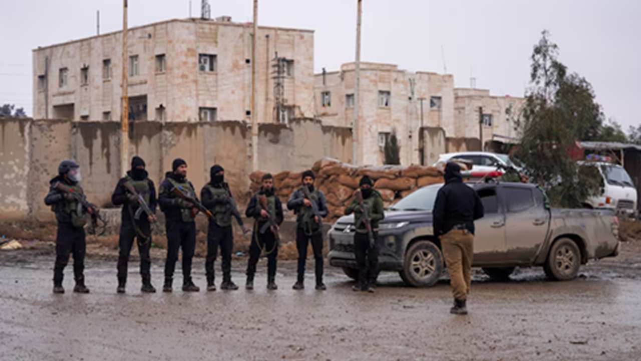 رویترز: روند انتقال زندانیان داعش از سوریه به عراق کند شده است