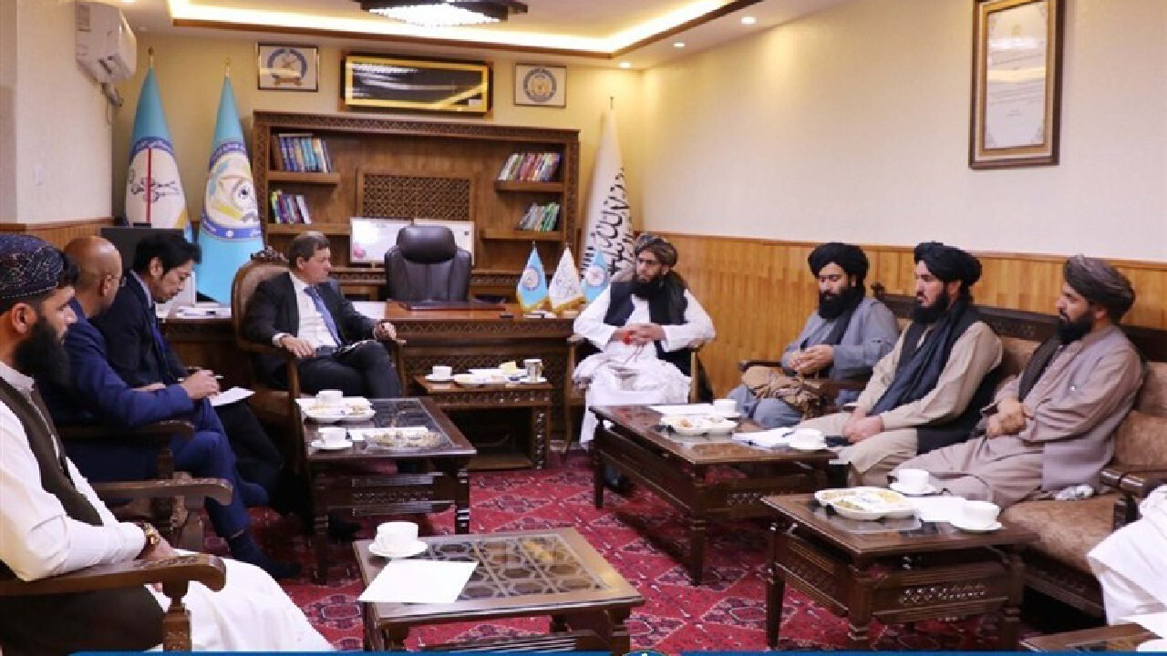 تأکید بر همکاری بین‌المللی برای مبارزه با مواد مخدر در دیدار مقام طالبان با نماینده ارشد سازمان ملل