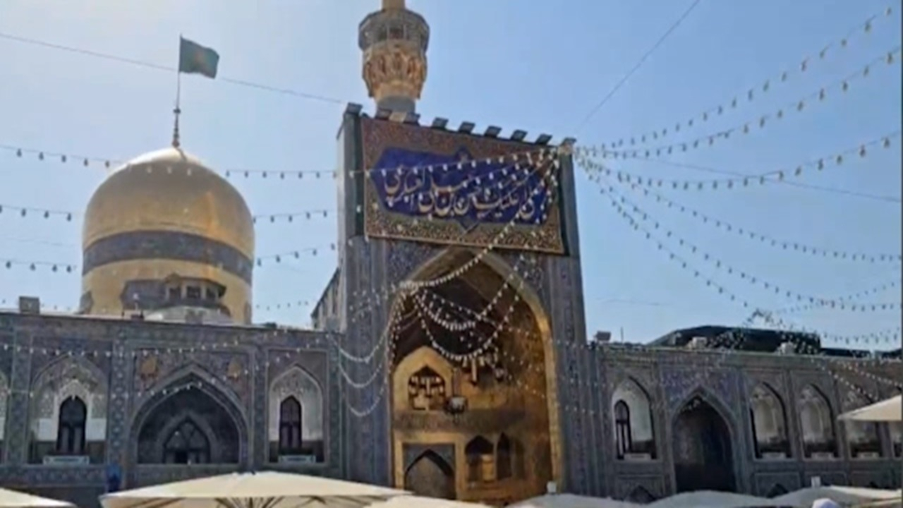 حرم امام رضا(ع) غرق در نور و سرور در سالروز میلاد امام حسن عسکری(ع) + فیلم