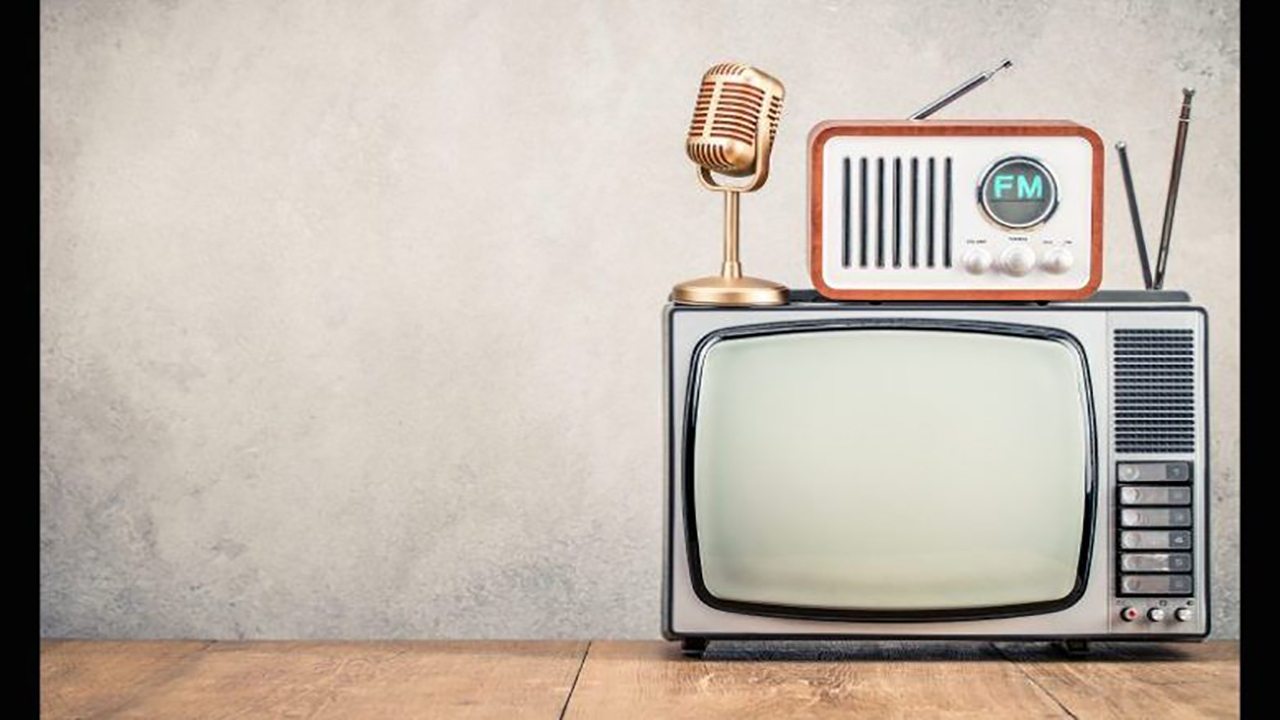 شبنشینی تلویزیون با چهرههای فرهنگی/ «شفرونی» میزبان نصرالله رادش و مریم امیرجلالی