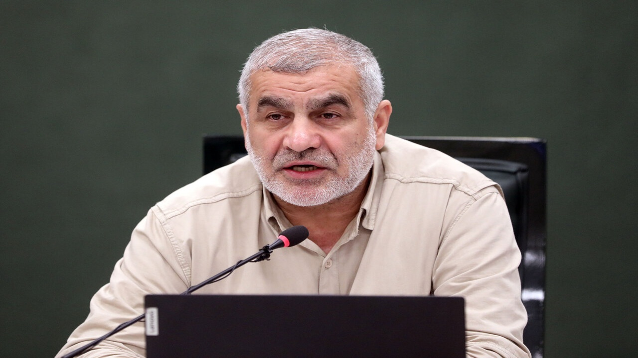 نیکزاد خطاب به ترامپ: خروج از جنگی که عرصه مگس‌ها نیست بهترین انتخاب برای شماست