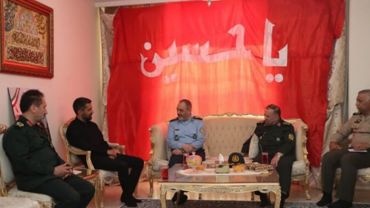 دیدار وزیر دفاع با خانواده سردار شهید ربانی