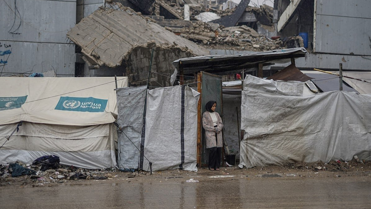 باد و باران زخمهای جنگ را در غزه عمیقتر کرد + تصاویر