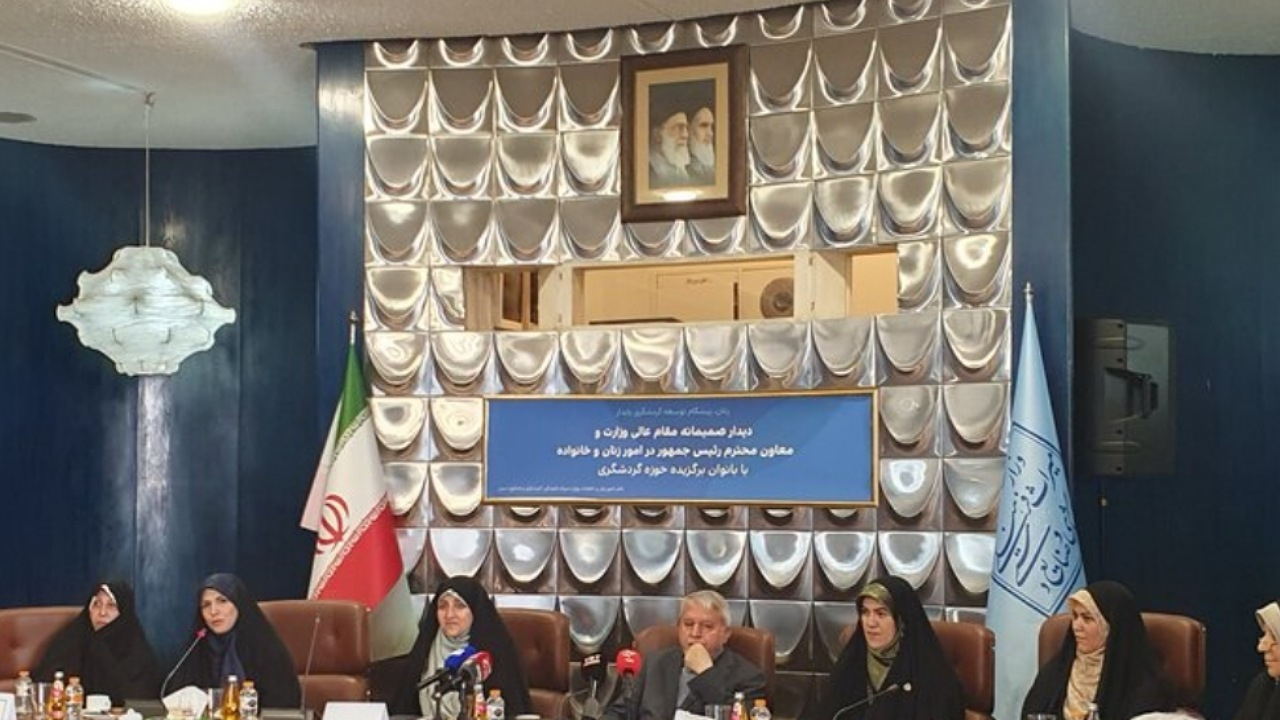 صالحی امیری: زنان حق دارند نیمی از ظرفیت‌های دولت را عهده‌دار شوند