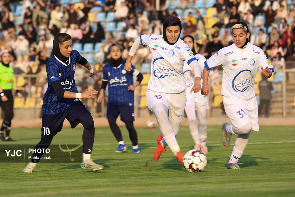تساوی تیم فوتبال بانوان گل‌گهر و استقلال