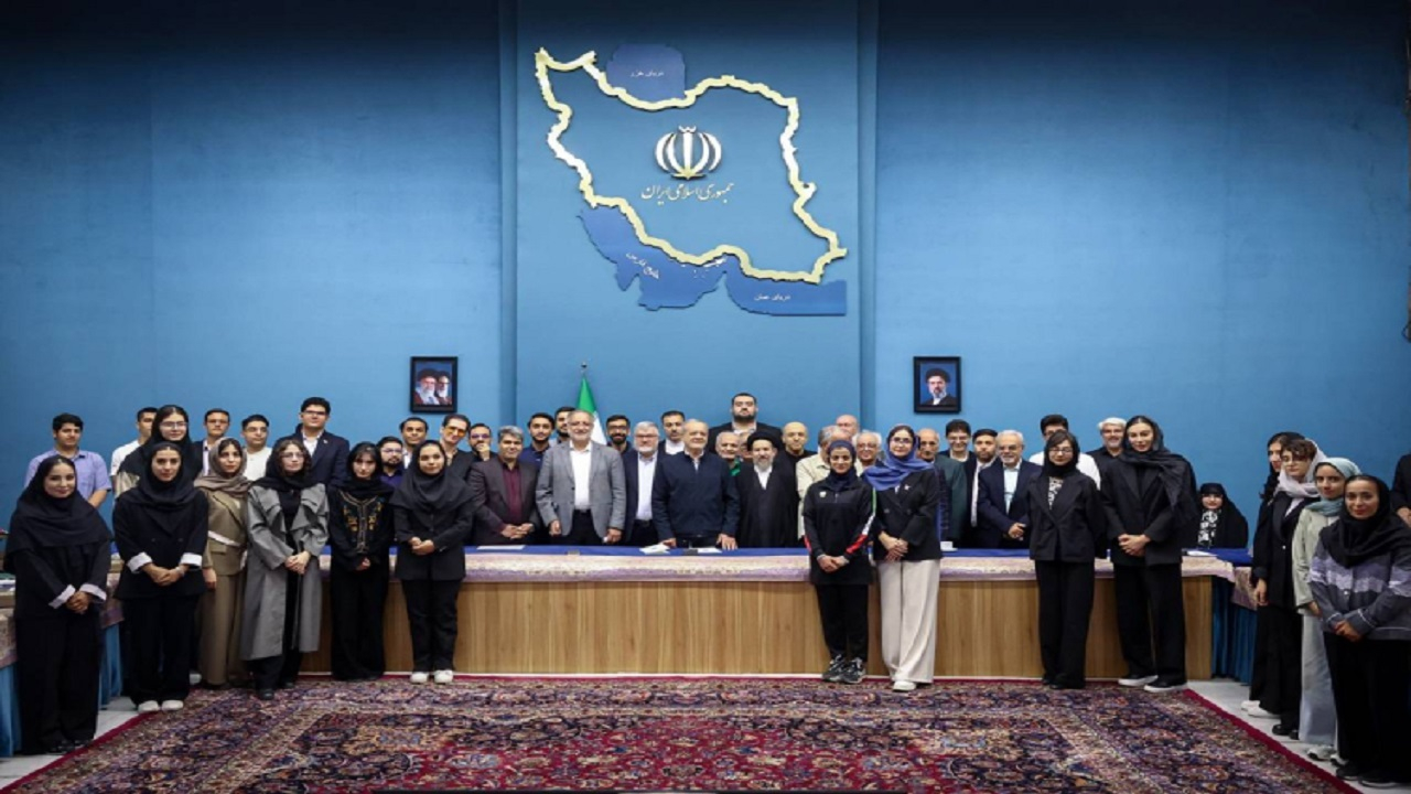 پزشکیان: نخبه‌بودن کافی نیست؛ همت بلند و پشتکار لازمه رسیدن به قله موفقیت است