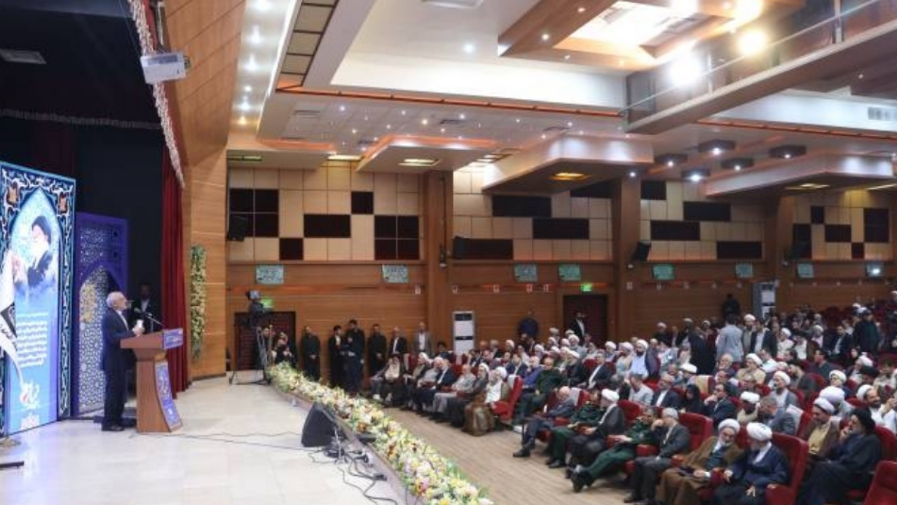 اقامه نماز، تحقق ارزشهای الهی و پایهگذار جامعه اسلامی است