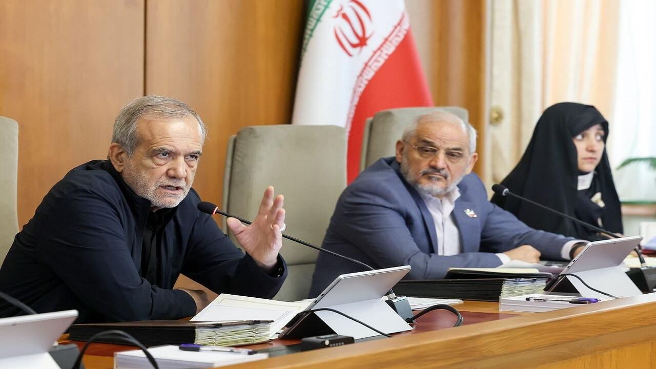 پزشکیان: تعطیلی، پاک کردن صورت مسأله است نه چاره مشکل کمآبی