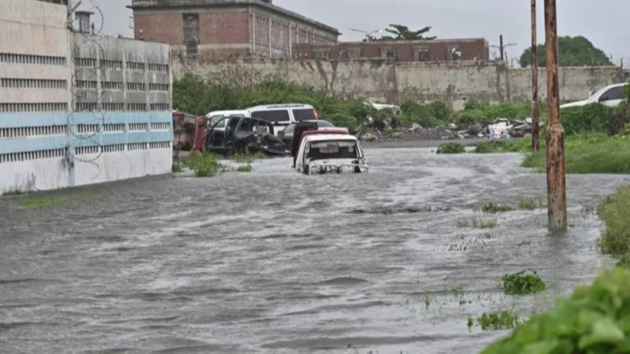 قدرتمندترین طوفان تاریخ جامائیکا، جزایر کارائیب را درهم کوبید + فیلم