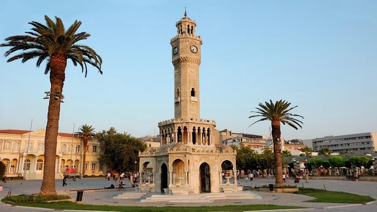 ازمیر یا بدروم؟ کدام مقصد ساحلی ترکیه با بودجه شما سازگارتر است؟