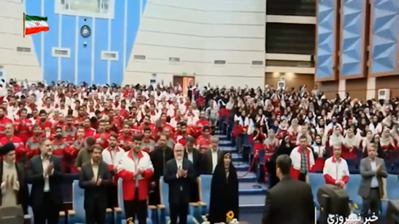 تجلیل از رشادتهای امدادگران هلال احمر در جنگ تحمیلی سوم + فیلم