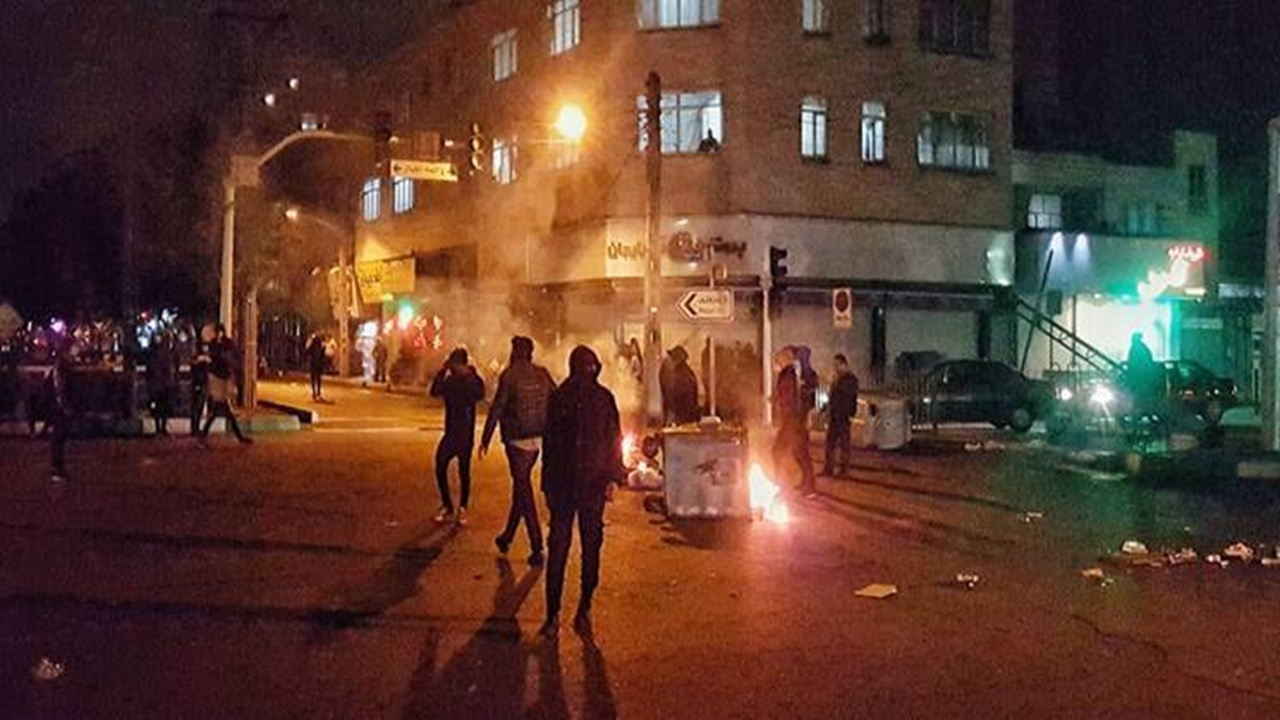 معترضی که طعمه تروریست‌ها شد + فیلم