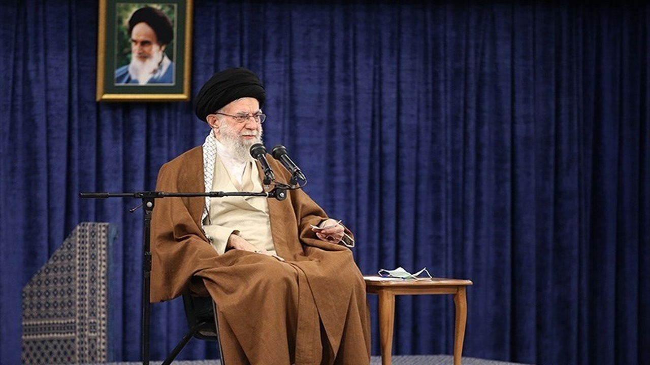 رهبر معظم انقلاب مجدداً به خانوادههای جانباختگان حادثه بندر شهید رجایی تسلیت گفتند + فیلم