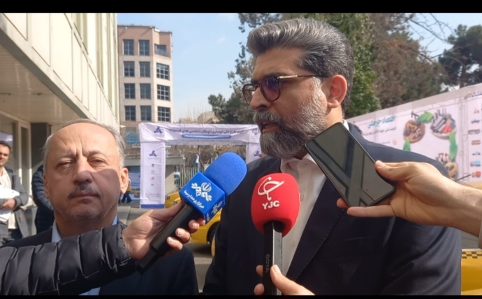 تحویل  بخشی از اتوبوس‌های برون شهری تا پایان سال/ ۴۶۰ دستگاه تاکسی برقی تحویل داده شد+ فیلم