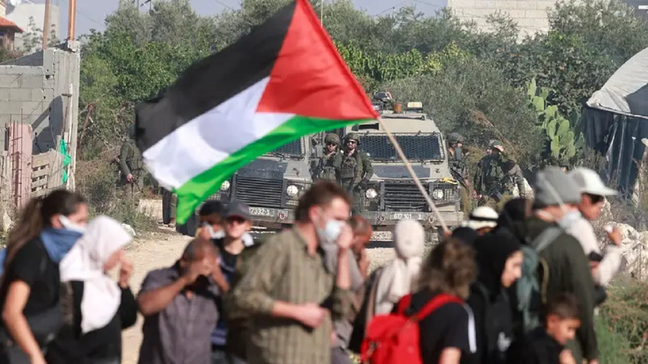 ارتش اسرائیل ۲۵ ساختمان مسکونی در اردوگاه کرانه باختری را تخریب می‌کند