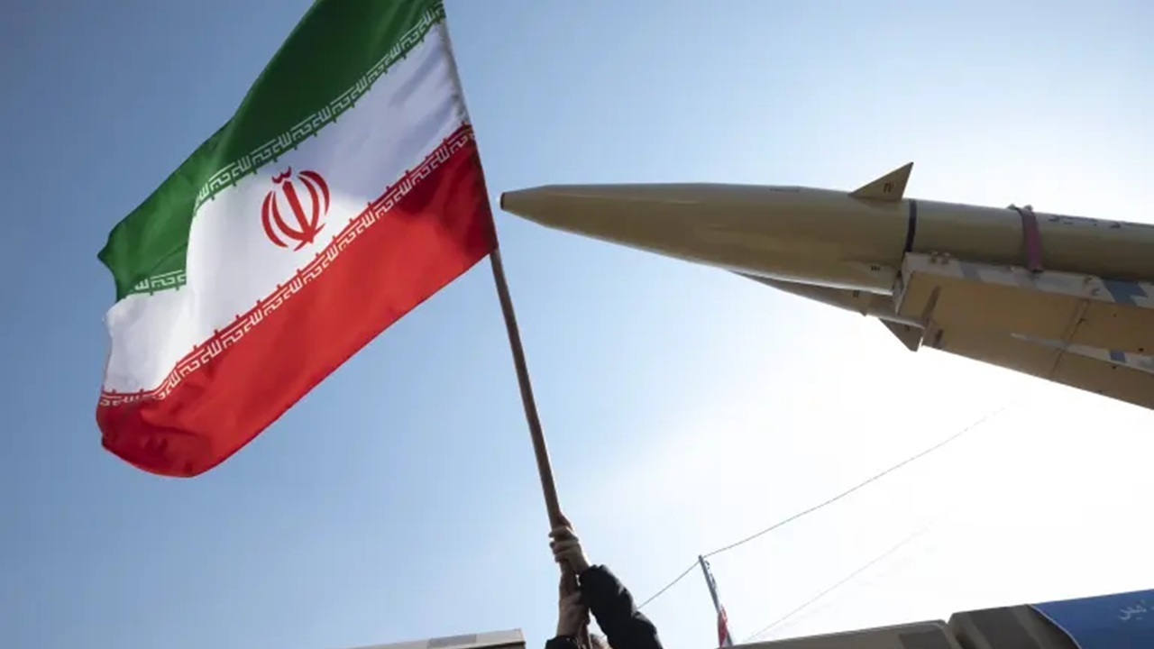 ناو‌های آمریکایی در فاصله‌ای دورتر؛ پیام موشکی ایران به واشنگتن + فیلم
