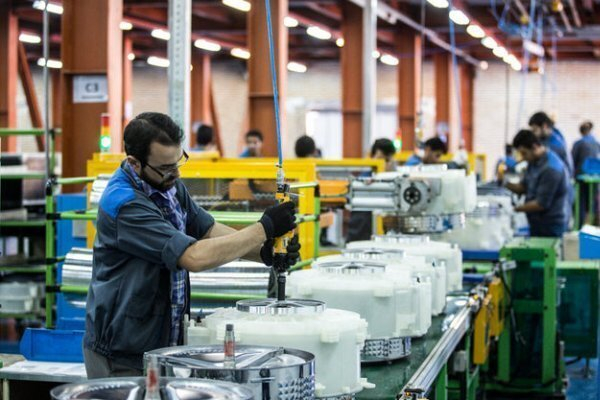 تولید ملی نیازمند اصلاح سیاستهای کلان اقتصادی است / مهمترین تهدیدهای تولید، کاهش نرخ تشکیل سرمایه
