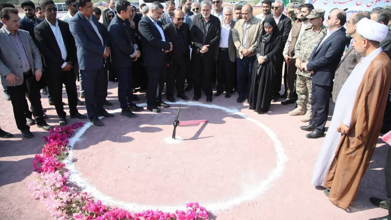 طرح احداث ۱۱۰ واحد مسکونی در جزیره بوموسی کلنگ‌زنی شد