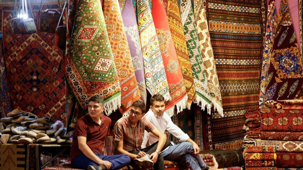 سه کشور همسایه ایران رقیب فرش ایرانی هستند
